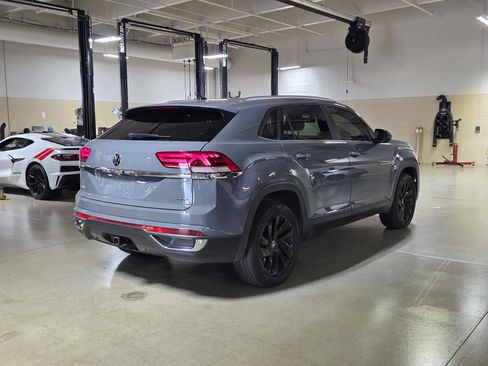 Used 2023 Volkswagen Atlas Cross Sport SE w/ Panoramic Sunroof Package AWD/4WD image 7