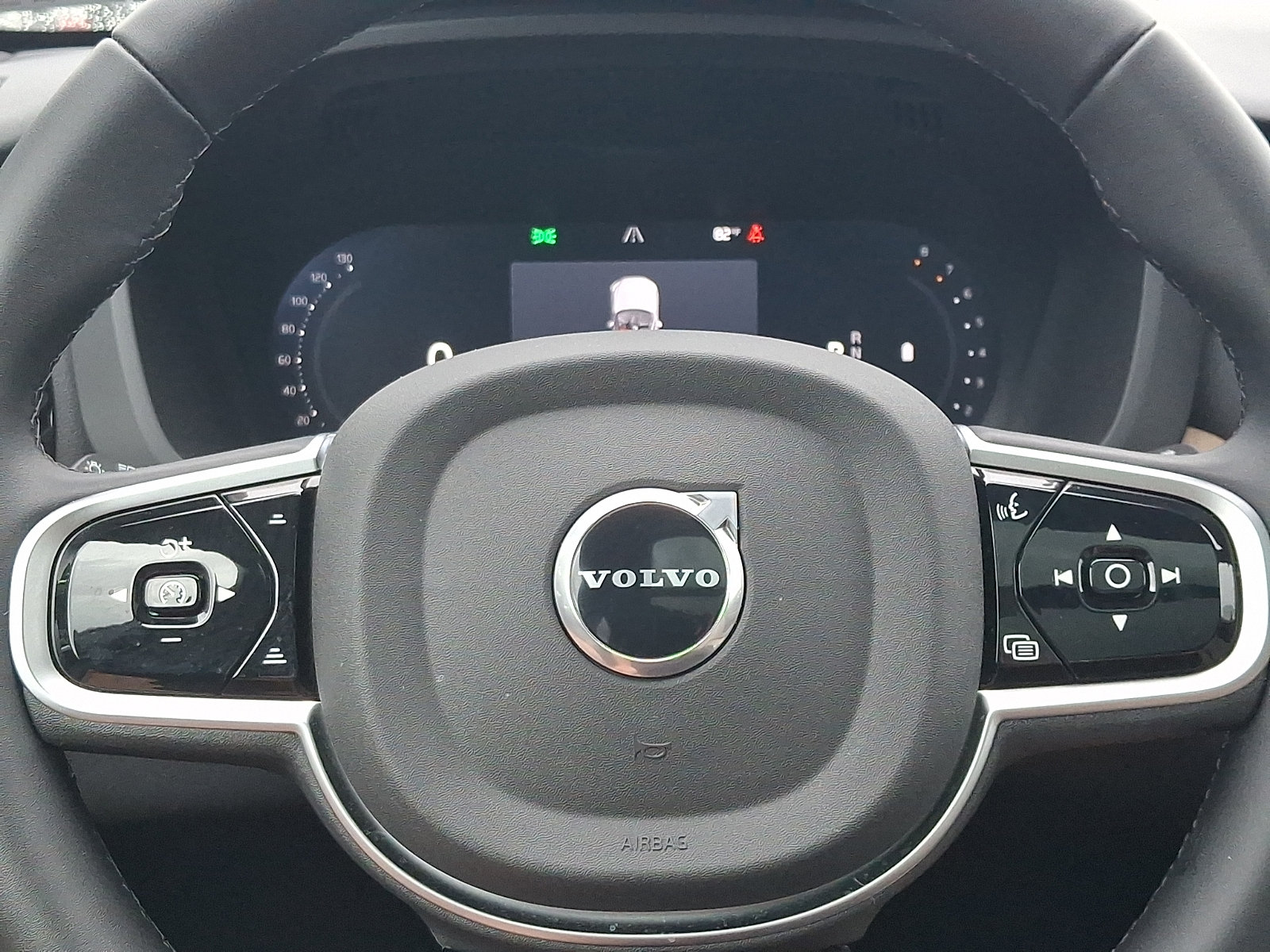 Used 2026 Volvo XC60 B5 Plus AWD/4WD image 27