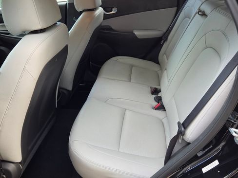 Used 2023 Hyundai Kona Limited w/ Cargo Package FWD image 13