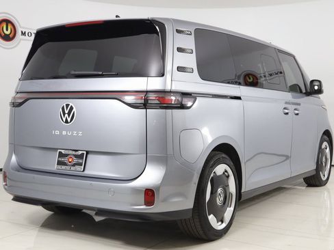 Used 2025 Volkswagen ID. Buzz Pro S image 3