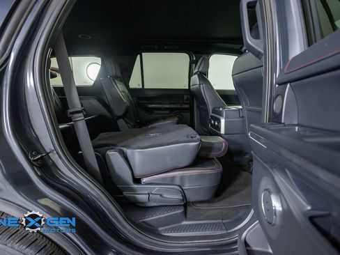 Used 2024 Ford Expedition Limited AWD/4WD image 39