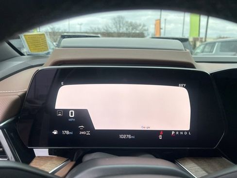 Certified 2025 Chevrolet Suburban High Country image 21