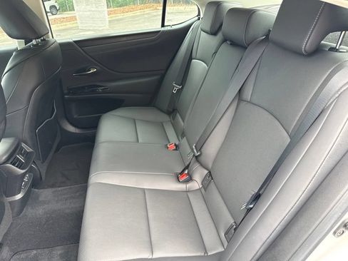 Used 2023 Lexus ES 350 w/ Premium Package FWD image 17