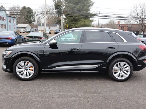 Used 2022 Audi e-tron S Premium Plus image 8