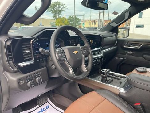 Used 2024 Chevrolet Silverado 1500 High Country AWD/4WD image 16
