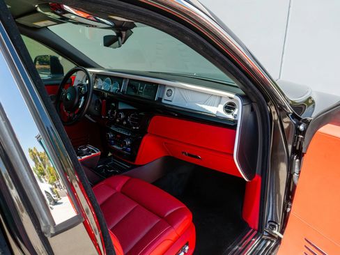 Used 2021 Rolls-Royce Phantom Sedan RWD image 69