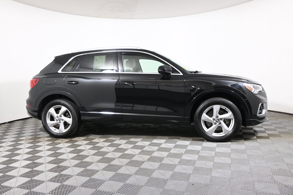 Used 2019 Audi Q3 2.0T Premium Plus w/ Premium Plus Package AWD/4WD image 8