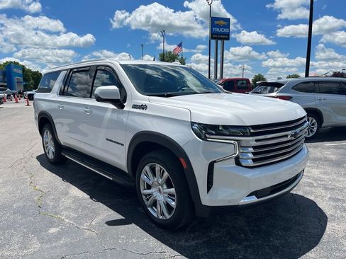 Used 2023 Chevrolet Suburban High Country AWD/4WD image 2