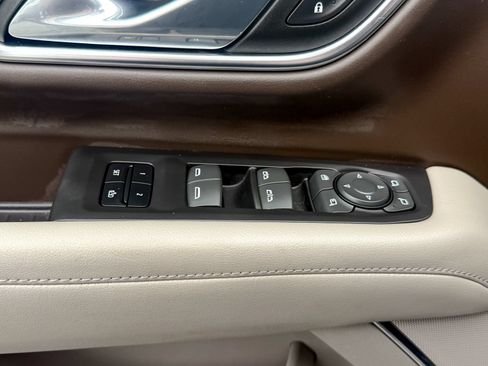 Used 2023 Chevrolet Tahoe Premier AWD/4WD image 19