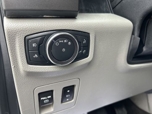 Used 2018 Ford F150 XLT w/ Equipment Group 302A Luxury AWD/4WD image 17