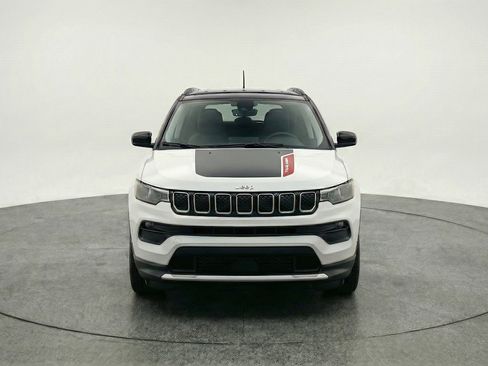 Used 2025 Jeep Compass Trailhawk AWD/4WD image 2