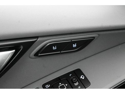 New 2026 Kia Niro FWD image 15