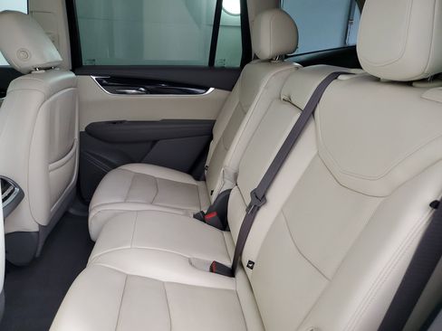 Used 2021 Cadillac XT6 Premium Luxury image 42