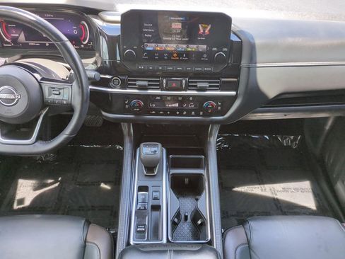 Certified 2022 Nissan Pathfinder Platinum w/ Cargo Package FWD image 15