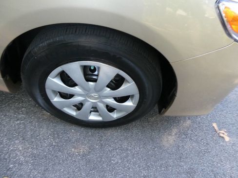 Used 2012 Toyota Corolla LE image 23