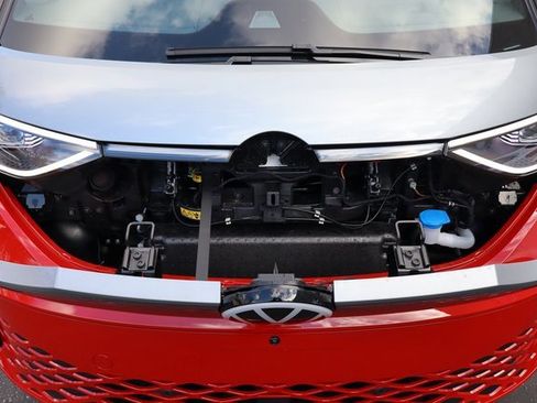 Used 2025 Volkswagen ID. Buzz Pro S Plus image 17