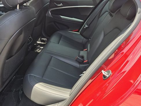 Used 2023 Genesis G70 2.0T RWD image 11