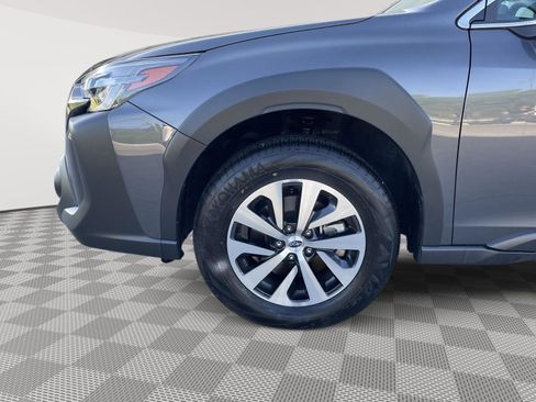 Used 2025 Subaru Outback Premium image 11