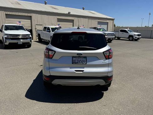 Used 2018 Ford Escape SE FWD image 8