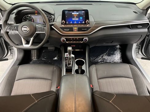 Used 2024 Nissan Altima 2.5 SV image 30