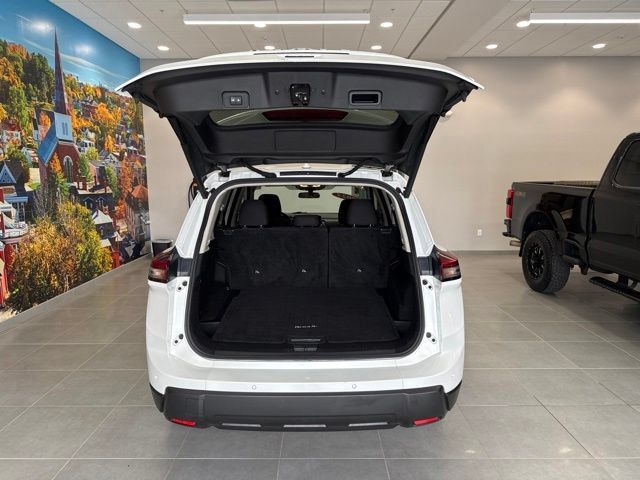 Used 2024 Nissan Rogue SV AWD/4WD image 40