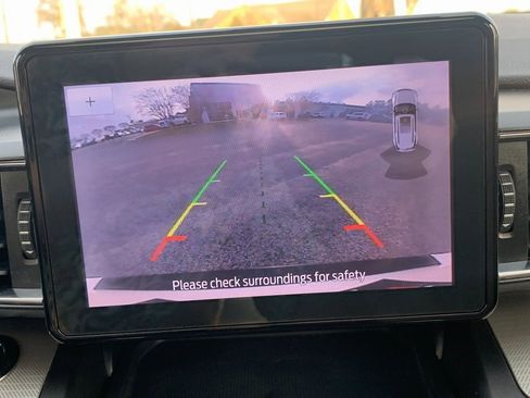 Used 2020 Ford Explorer XLT w/ Equipment Group 202A image 14