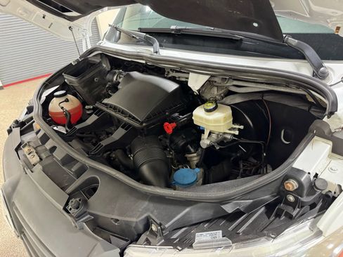 Used 2020 Mercedes-Benz Sprinter 2500 image 51