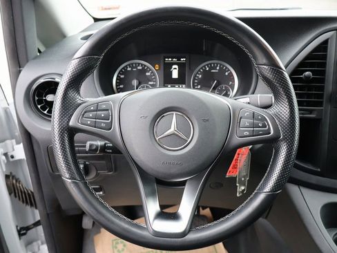 Used 2023 Mercedes-Benz Metris Passenger image 28