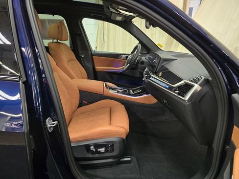 Used 2025 BMW X5 M60i AWD/4WD image 43