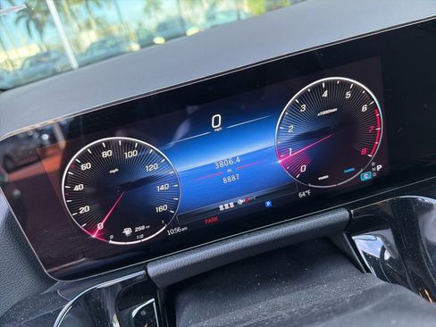 Certified 2025 Mercedes-Benz GLA 250 image 3