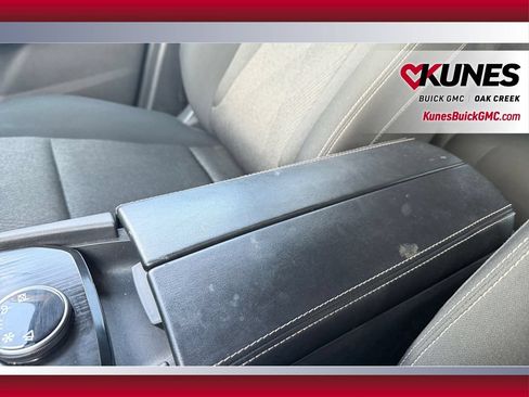 Used 2025 Nissan Rogue SV AWD/4WD image 30