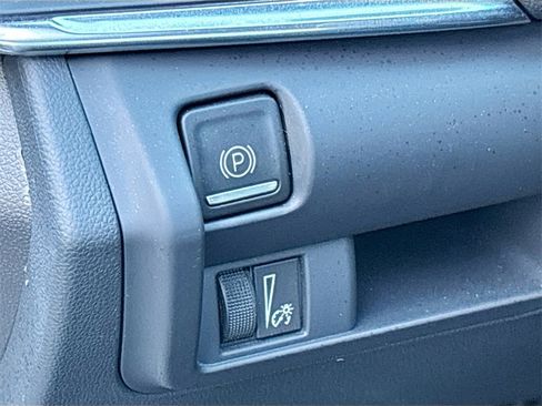 Used 2025 Cadillac CT4 Luxury image 10