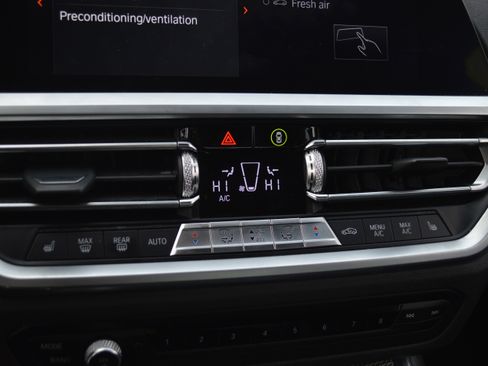 Used 2019 BMW 330i Sedan w/ M Sport Package image 22