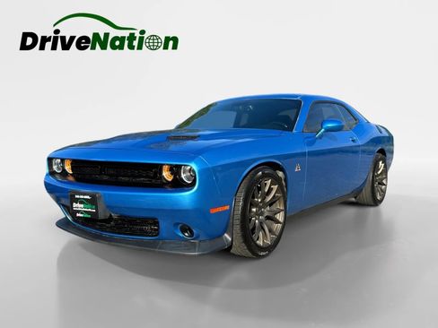 Used 2016 Dodge Challenger R/T Scat Pack RWD image 1