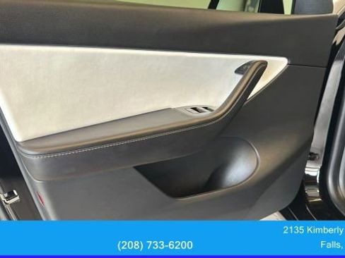 Used 2021 Tesla Model Y Long Range AWD/4WD image 25