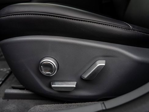 Used 2024 Lucid Air Touring image 17