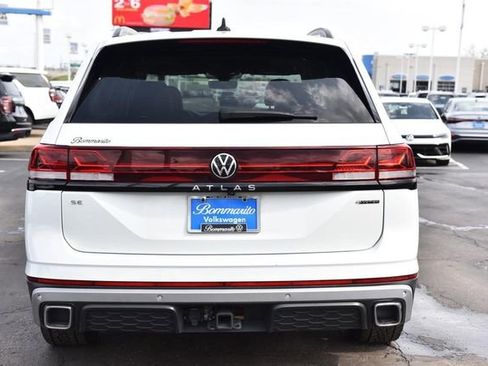 Used 2025 Volkswagen Atlas Peak Edition SE image 6