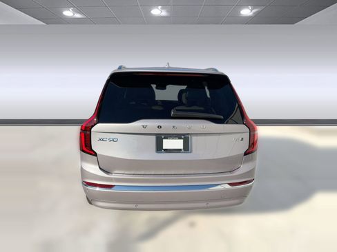 New 2026 Volvo XC90 B6 Plus w/ Protection Package Premier image 10