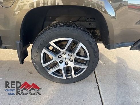 Used 2023 Chevrolet Colorado Z71 w/ Z71 Convenience Package 2 image 9