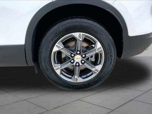 Used 2025 Chevrolet Blazer LT FWD image 10