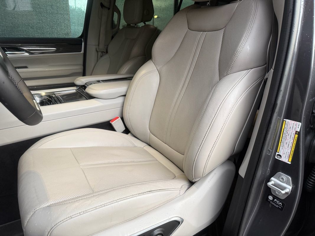 Used 2022 Jeep Wagoneer Series II AWD/4WD image 32