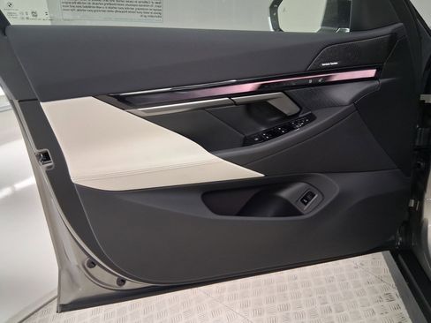 New 2026 BMW 530i w/ Convenience Package RWD image 19