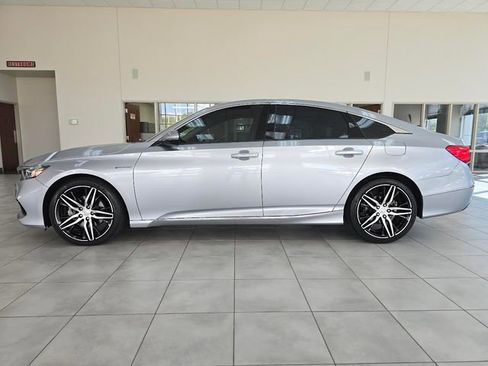 Used 2021 Honda Accord Touring image 8