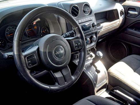 Used 2015 Jeep Patriot Latitude AWD/4WD image 21