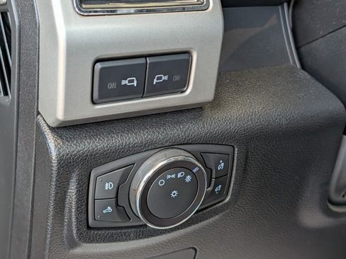 Used 2017 Ford F150 Lariat w/ Equipment Group 502A Luxury AWD/4WD image 16
