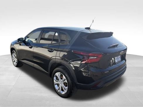 Used 2024 Chevrolet Trax LS image 19