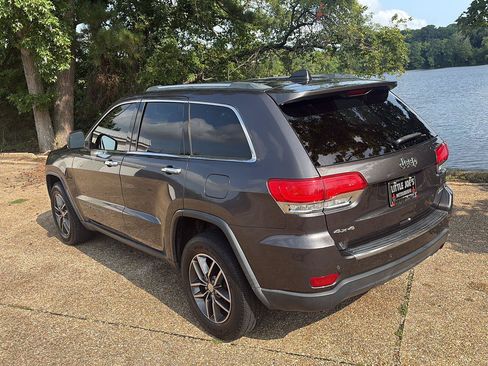 Used 2018 Jeep Grand Cherokee Limited AWD/4WD image 9