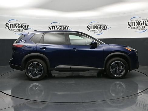Used 2025 Nissan Rogue SV FWD image 8
