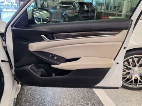 Used 2019 Honda Accord EX image 29