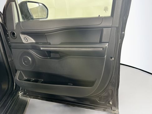 Used 2024 Ford Expedition Max XLT image 34